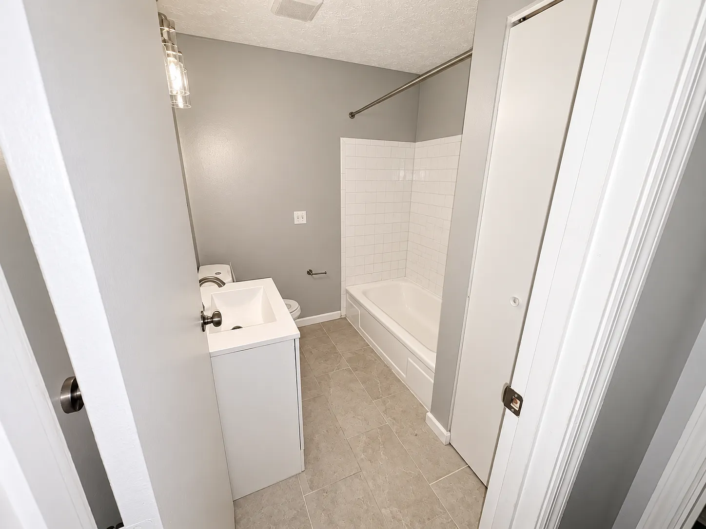 4911 Ash Street - 4 — Photo 4