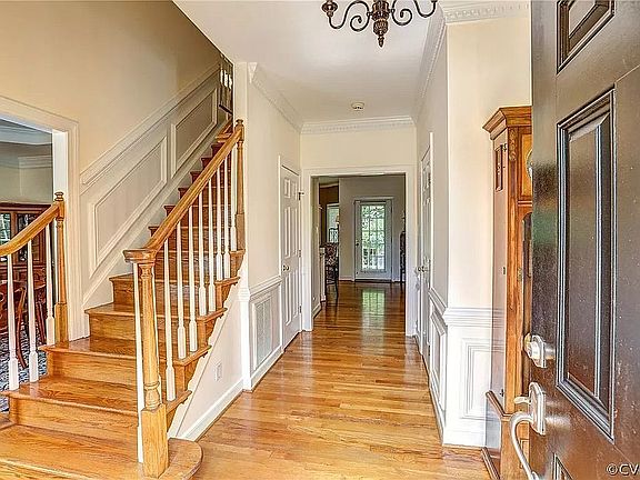 3rd image of 5705 Hinsdale Pl