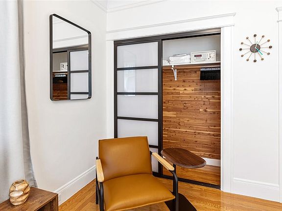 4th image of 2048 Green St APT 1