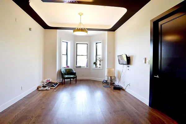 Rented by Rentall Group Inc | media 24