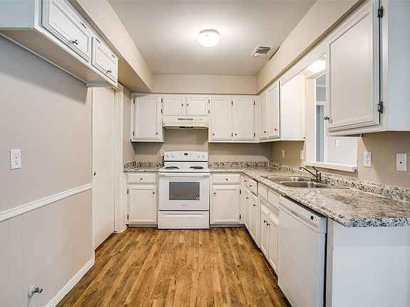 5th image of 2609 18th St