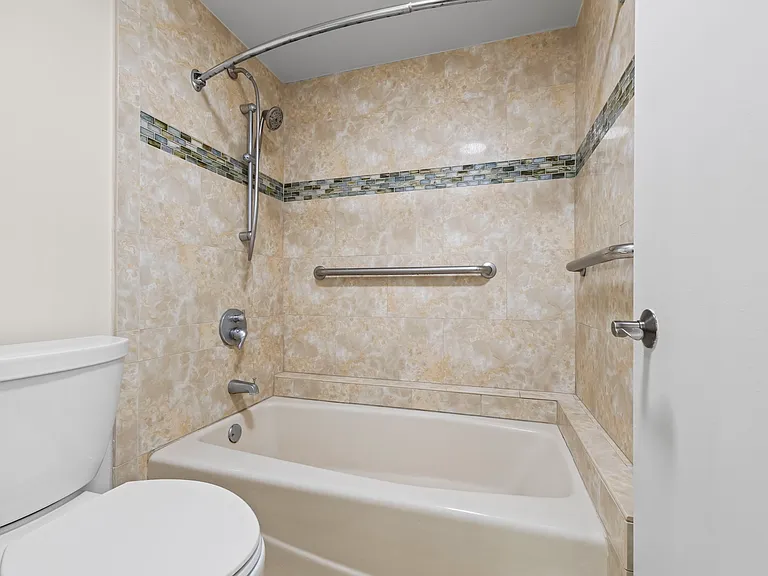 1212 Nuuanu Ave #13801 — Photo 11