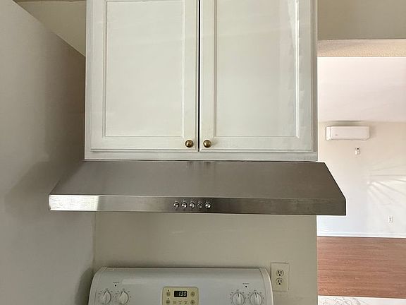 3rd image of 633 E Park Cielo Apartments Ln #6