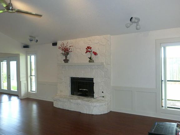 2nd image of 108 Presidio Dr
