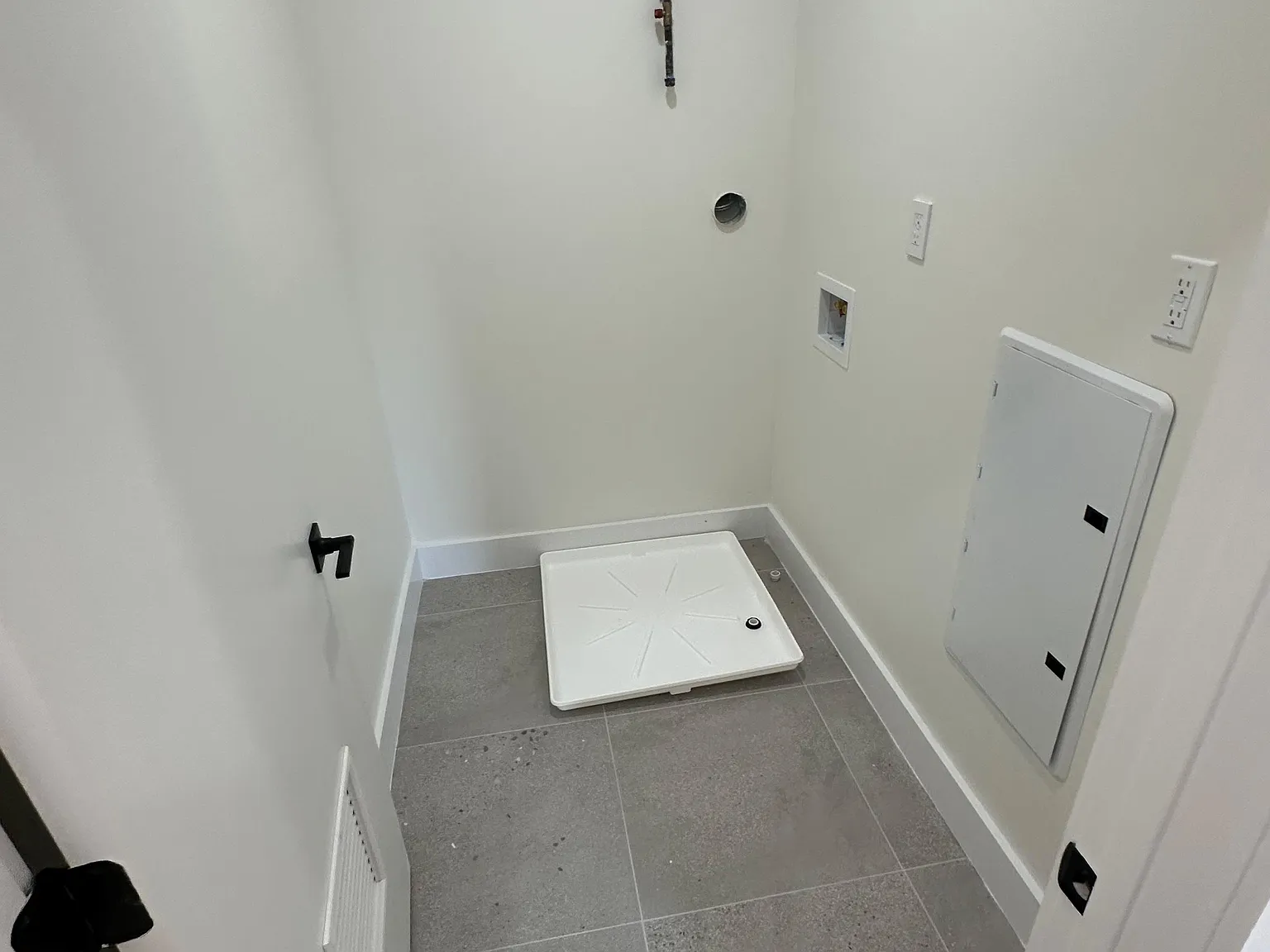 4 bed, $3,050 — Photo 3