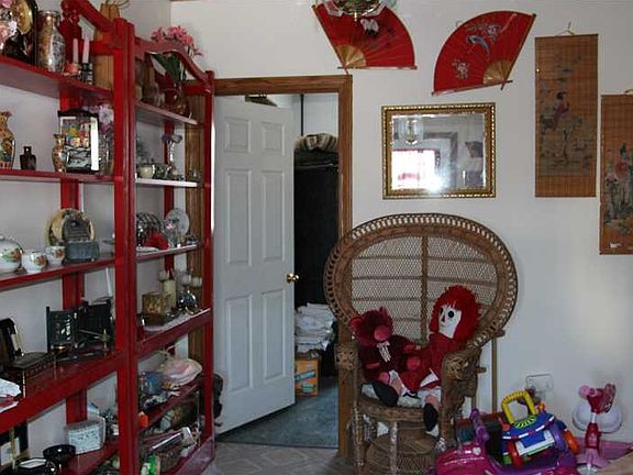 4th image of 11173 Maple Dr