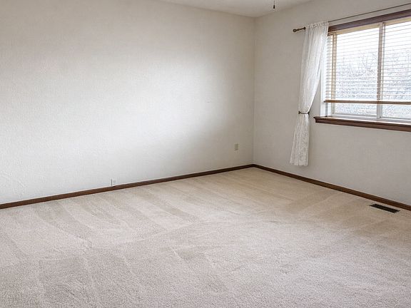 BEDROOM2