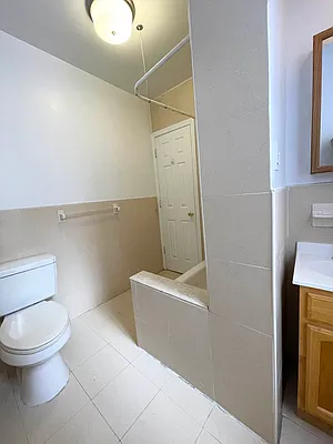 Rented by Jonis Realty | media 14