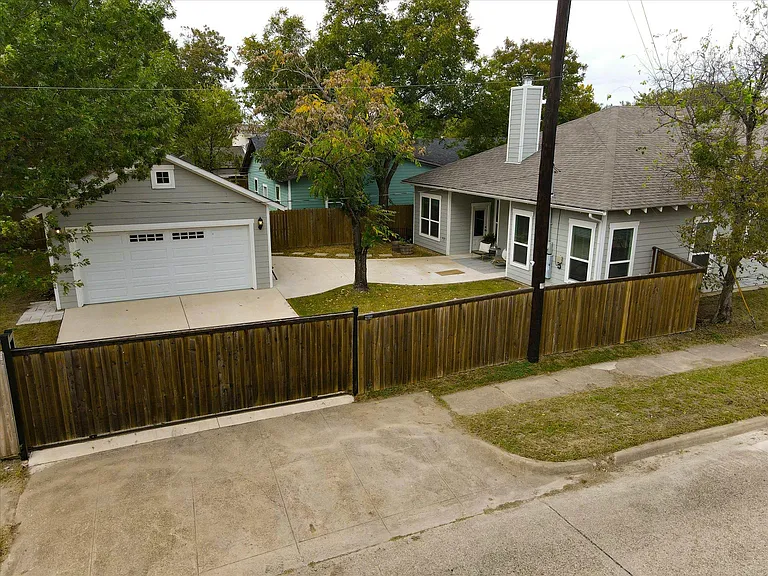 2700 Gladstone Dr — Photo 39