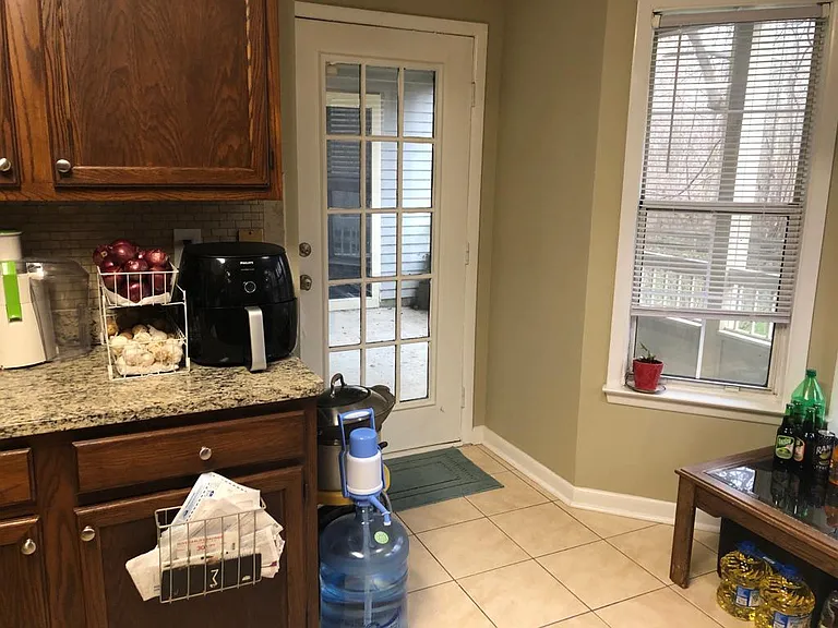 111 Biscayne Ct — Photo 23