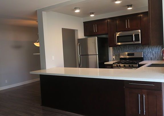 2nd image of 7638 Hampton Ave APT 9
