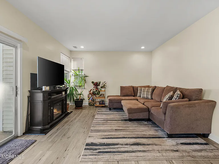 41 Tall Oaks Ct — Photo 22
