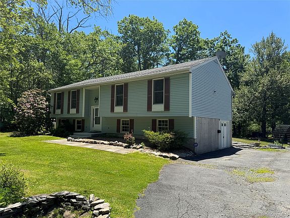 3rd image of 1325 Wurtsboro Mountain Road