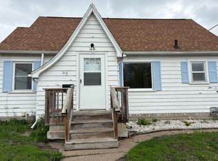 216 Kern St, Waterloo, IA 50703
