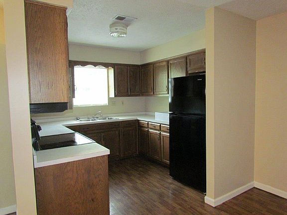 2nd image of 136 Colony Dr