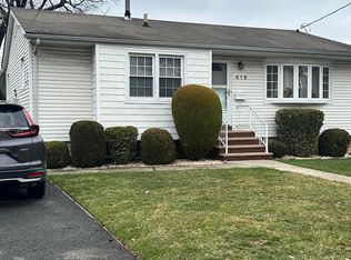 419 Delaware Ave, Staten Island, NY 10305