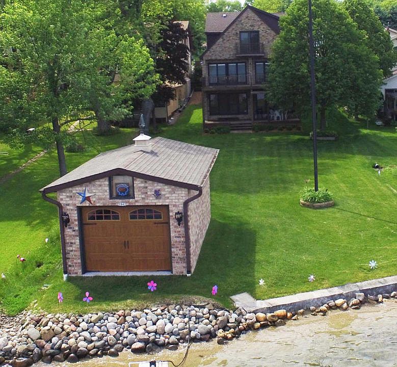 1st image of 5942 N Lake Dr