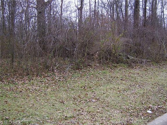 2nd image of 601 Parkview Dr