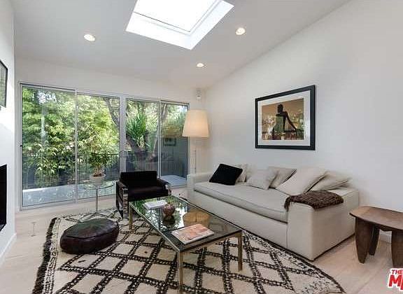 4th image of 3150 Lindo St