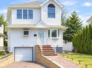 39 Voorhees St, Teaneck, NJ 07666