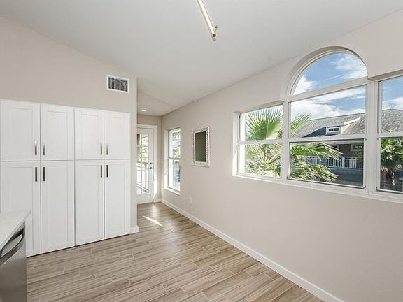 5th image of 4807 Bayshore Blvd APT C3