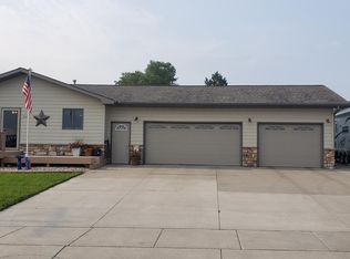 2010 3rd Ave NW, Watertown, SD 57201