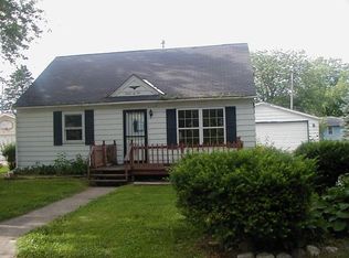 702 Green Ridge Ave, Earlville, IL 60518