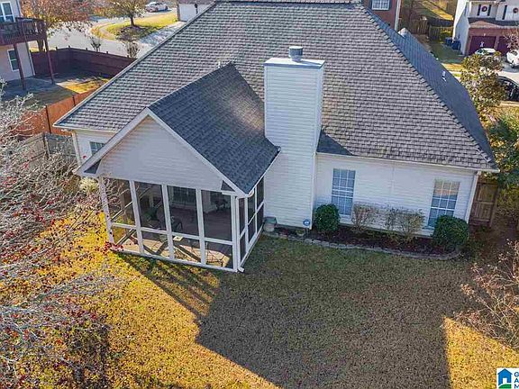 3rd image of 109 Oxmoor Dr