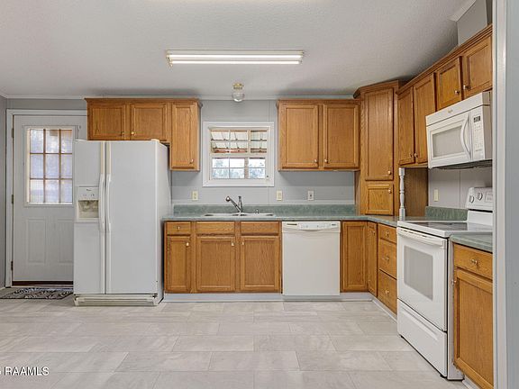 2nd image of 113 Simon Latour Rd