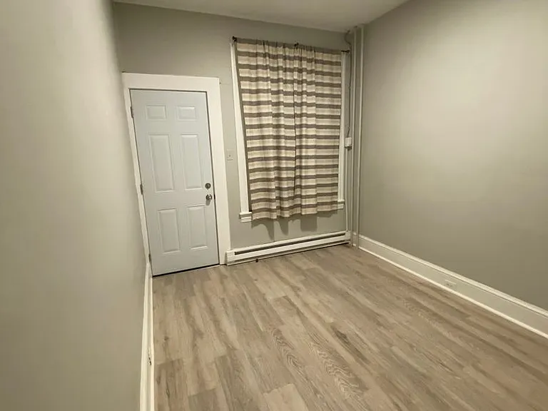 1030 Walnut St — Photo 4