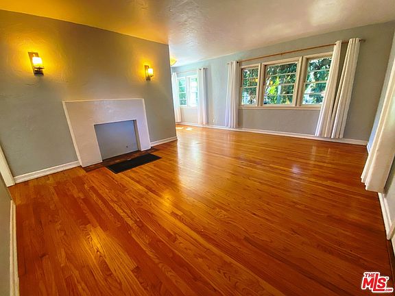 4th image of 2505 20th St #2507