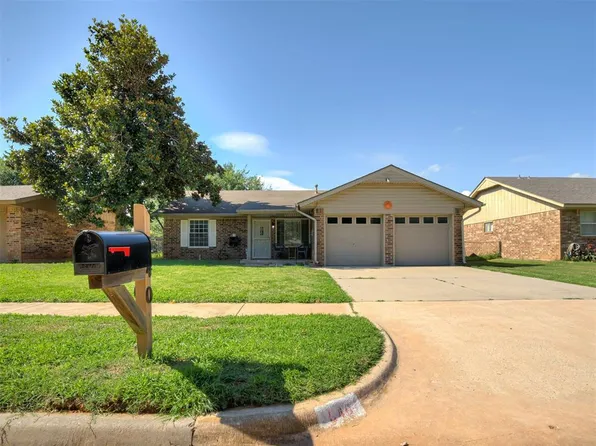 640 W Perry Dr, Mustang, OK 73064