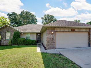 5834 S Geranium Ln, Battlefield, MO 65619