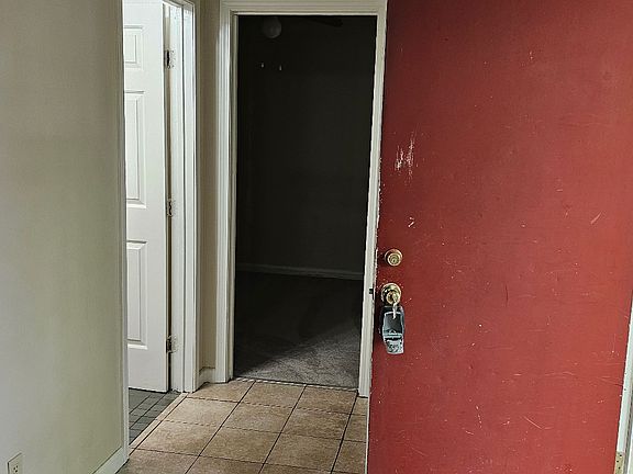 2nd image of 2657 Lakeshore Blvd #11