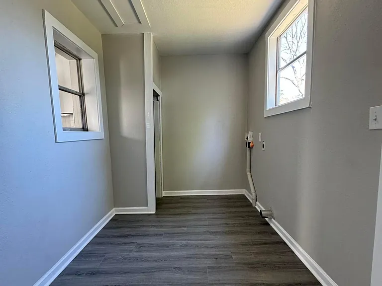 8708 Lanewood Dr — Photo 14