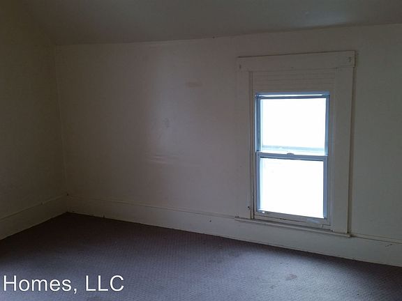 4th image of 344 N Charles St