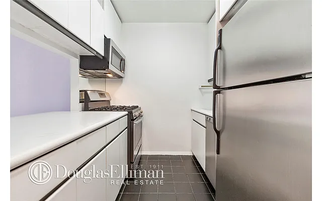 Rented by Douglas Elliman | media 20