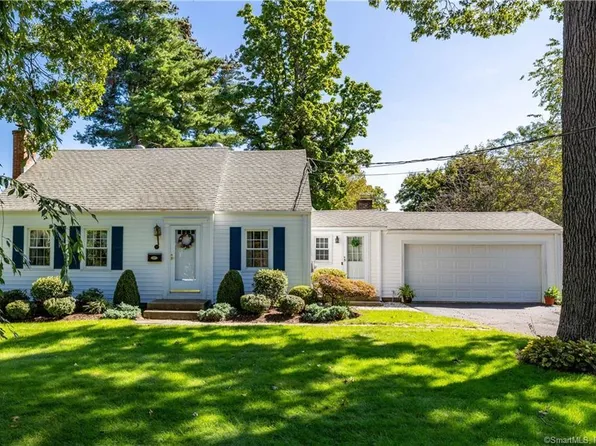 28 Barry Lane, Simsbury, CT 06070