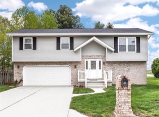 900 Carla Dr, Troy, IL 62294