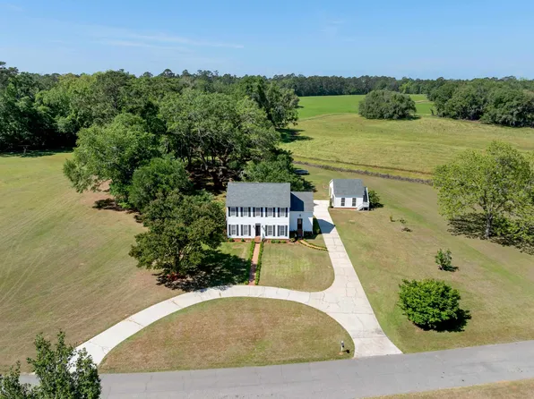 6023 Pickwick Rd, Tallahassee, FL 32309