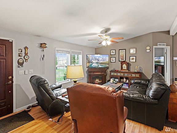3rd image of 11501 246th Avenue Ct E