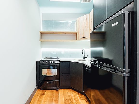 3rd image of 675 Grand St #3L