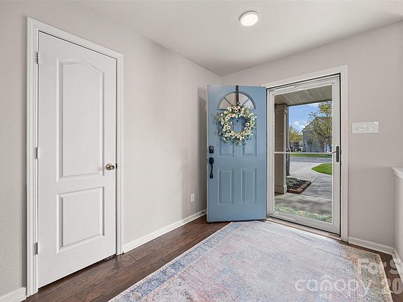 3rd image of 2162 Durand Rd