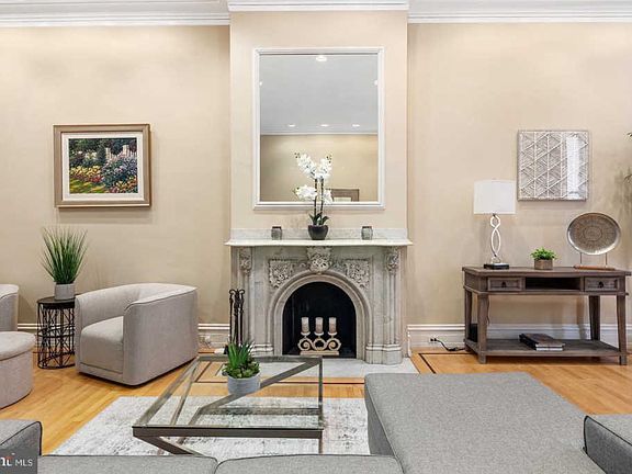 4th image of 2213 Delancey Pl