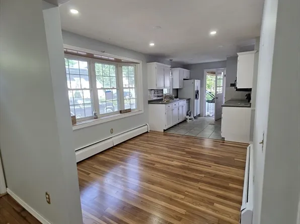 20 Oregon Ave, Fitchburg, MA 01420
