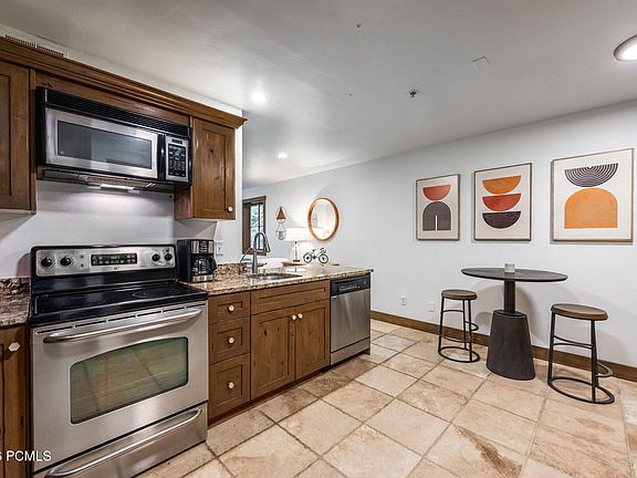2nd image of 2260 Park Ave #13