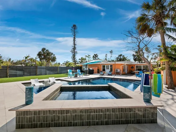 711 Russell St, Longboat Key, FL 34228