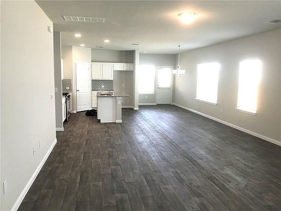 4th image of 3409 Brywood Dr