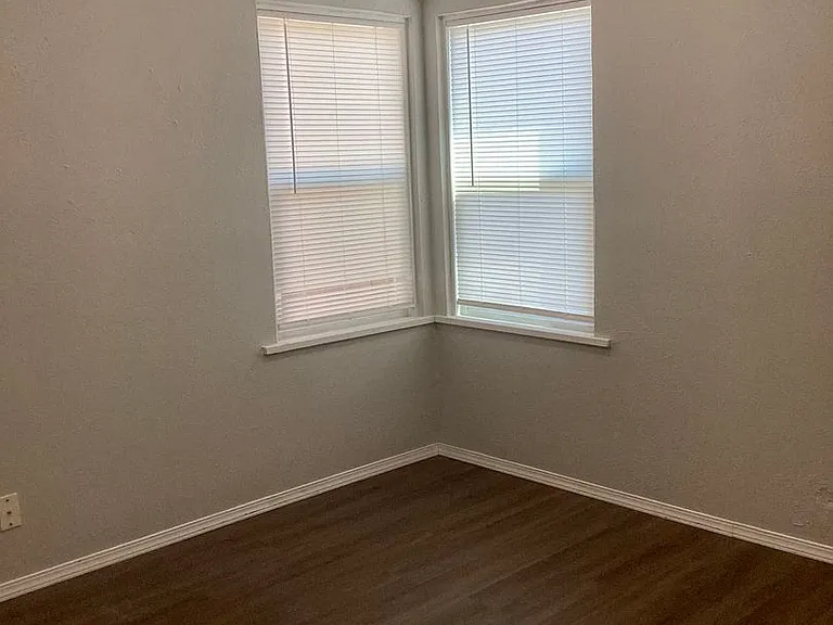 1803 Siskiyou St — Photo 10