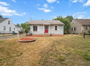 939 Canterbury St SW, Wyoming, MI 49509